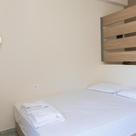 Hotel Tota Marinou à Agioi Apostoli Extérieur photo